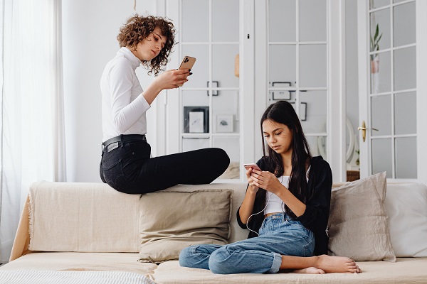 Surveiller le téléphone de mon enfant sans qu'il le sache