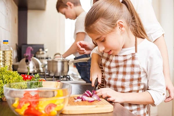 kitchen-safety-for-kids.jpg