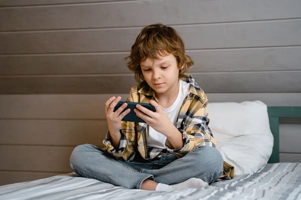 Stop children from using decoy apps.
