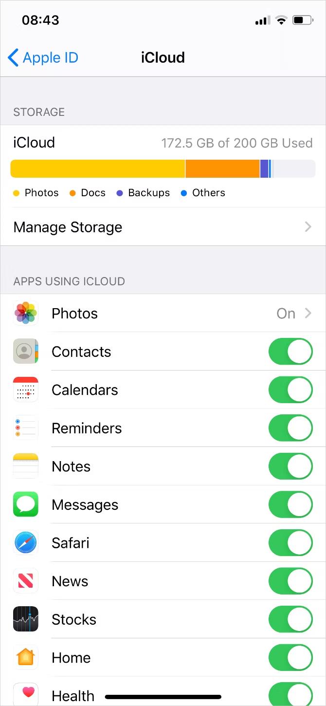 iPhone-iCloud-Settings-showing-iCloud-service-sync-status.jpg